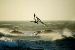 ION Neoprenanzug Strike Core Overknee LS FZ DL 4/3 Herren Overknee Red/black 2020 -Angebote Aqua Neo Suit Store DSC8147 815 jpg